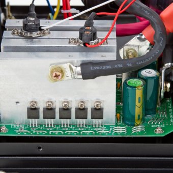 картинка ИБП с правильной синусоидой 24V LPY-W-PSW-2500VA+(1800Вт)10A/20A от интернет магазина Radiovip