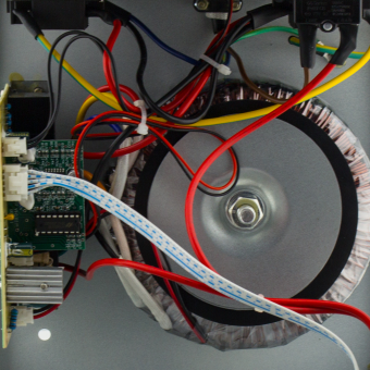 картинка Стабилизатор напряжения LogicPower LP-W-3500RD (2100Вт / 7 ступ) от интернет магазина Radiovip
